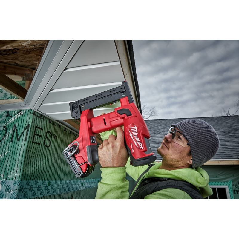 Milwaukee 2749-21CT M18 FUEL 18GA 1/4" NARROW CROWN STAPLER - Image 10