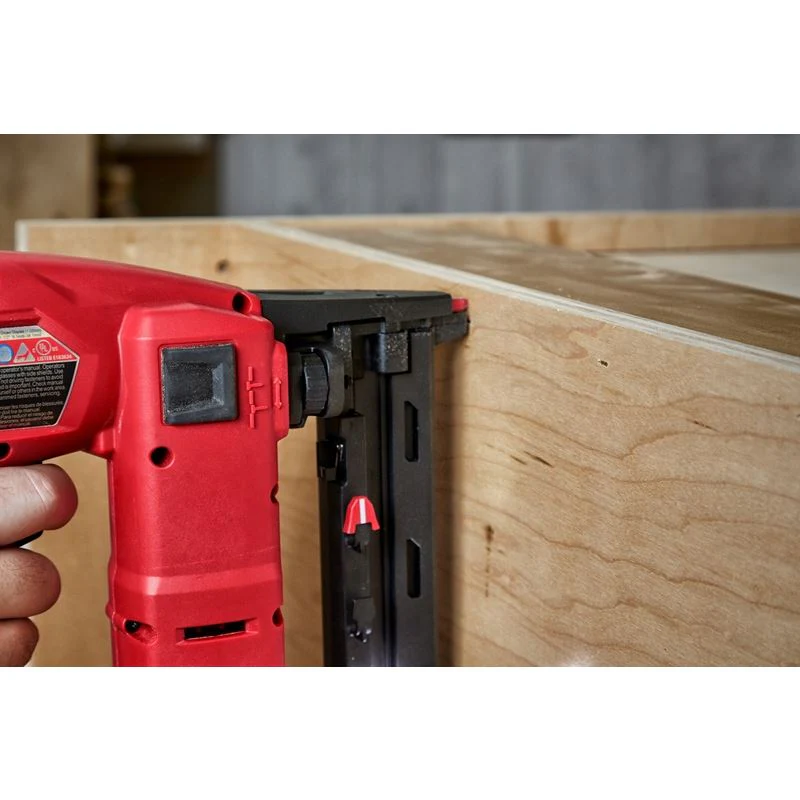 Milwaukee 2749-21CT M18 FUEL 18GA 1/4" NARROW CROWN STAPLER - Image 8