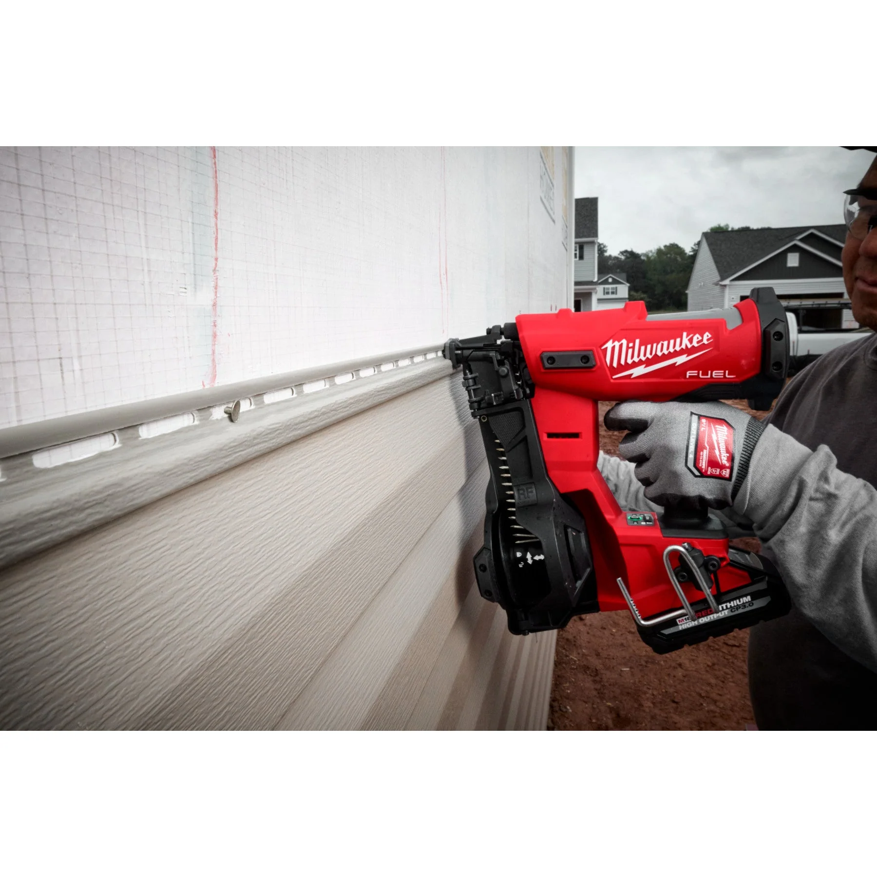 Milwaukee 2909-20 M18 FUEL™ Coil Roofing Nailer (Tool Only) - Image 26