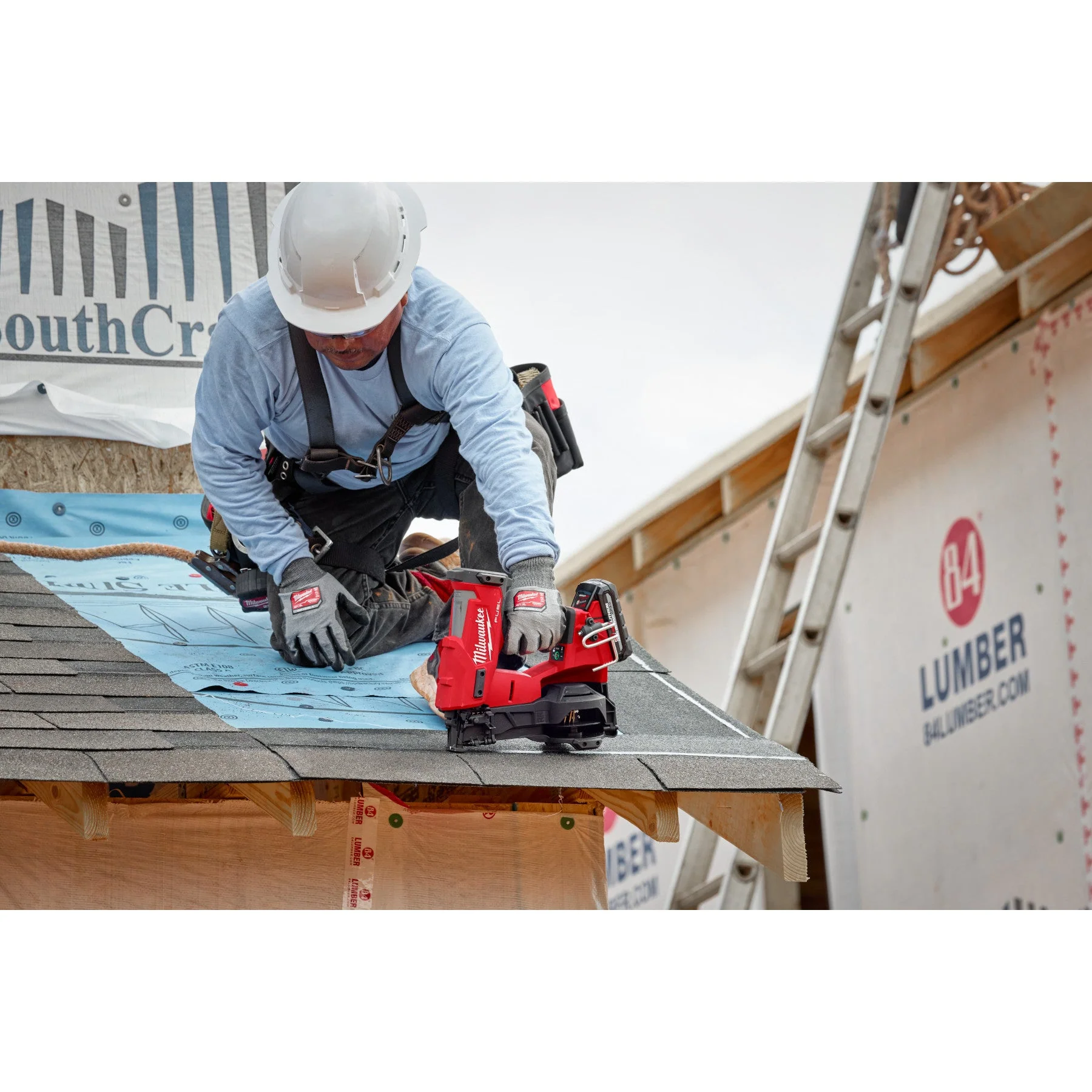 Milwaukee 2909-21 M18 FUEL™ Coil Roofing Nailer Kit - Image 31