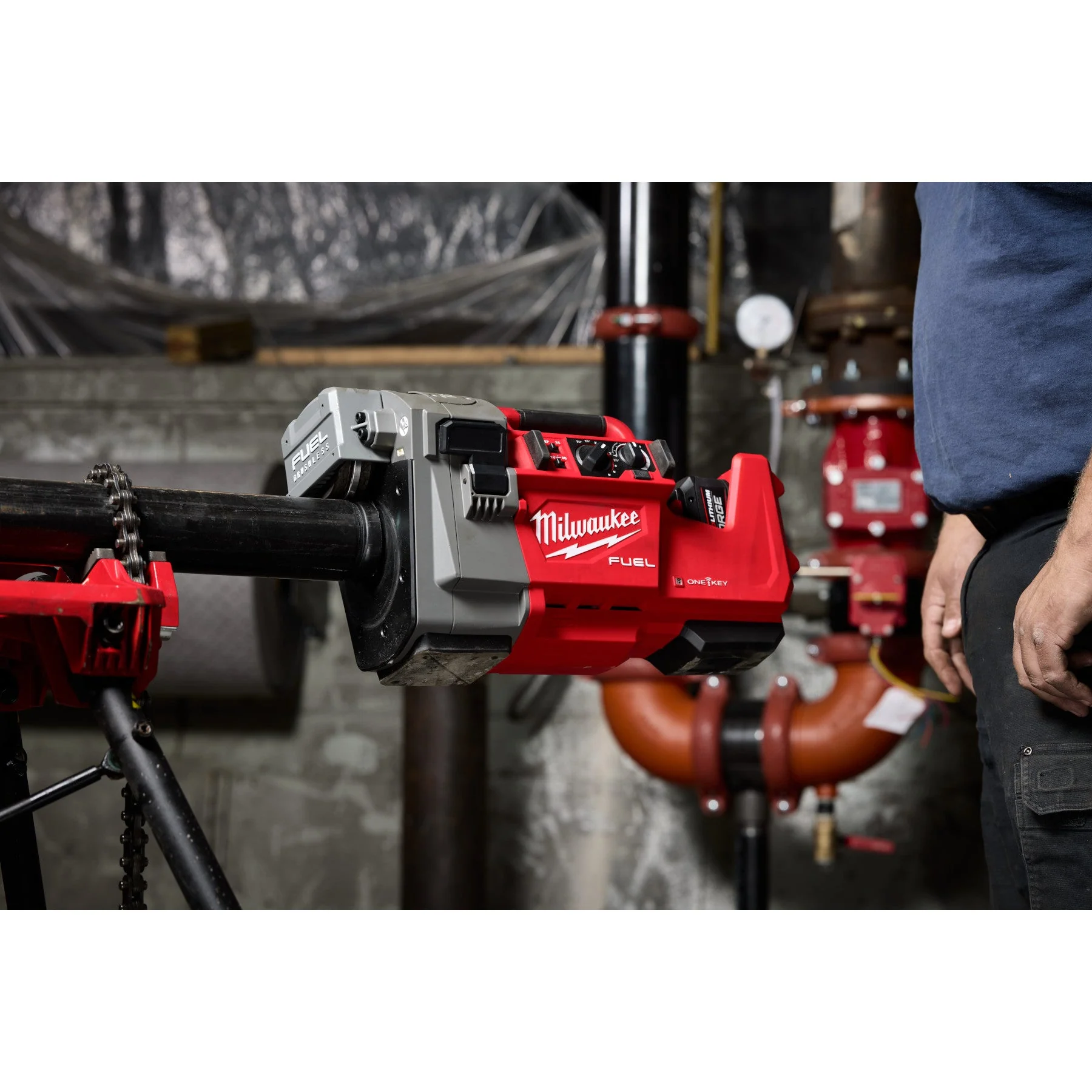 Milwaukee 2927-22 M18 FUEL™ RINGER™ Roll Groover for 1-1/4” - 4” Sch 10/40, 6” Sch 10 - Image 7