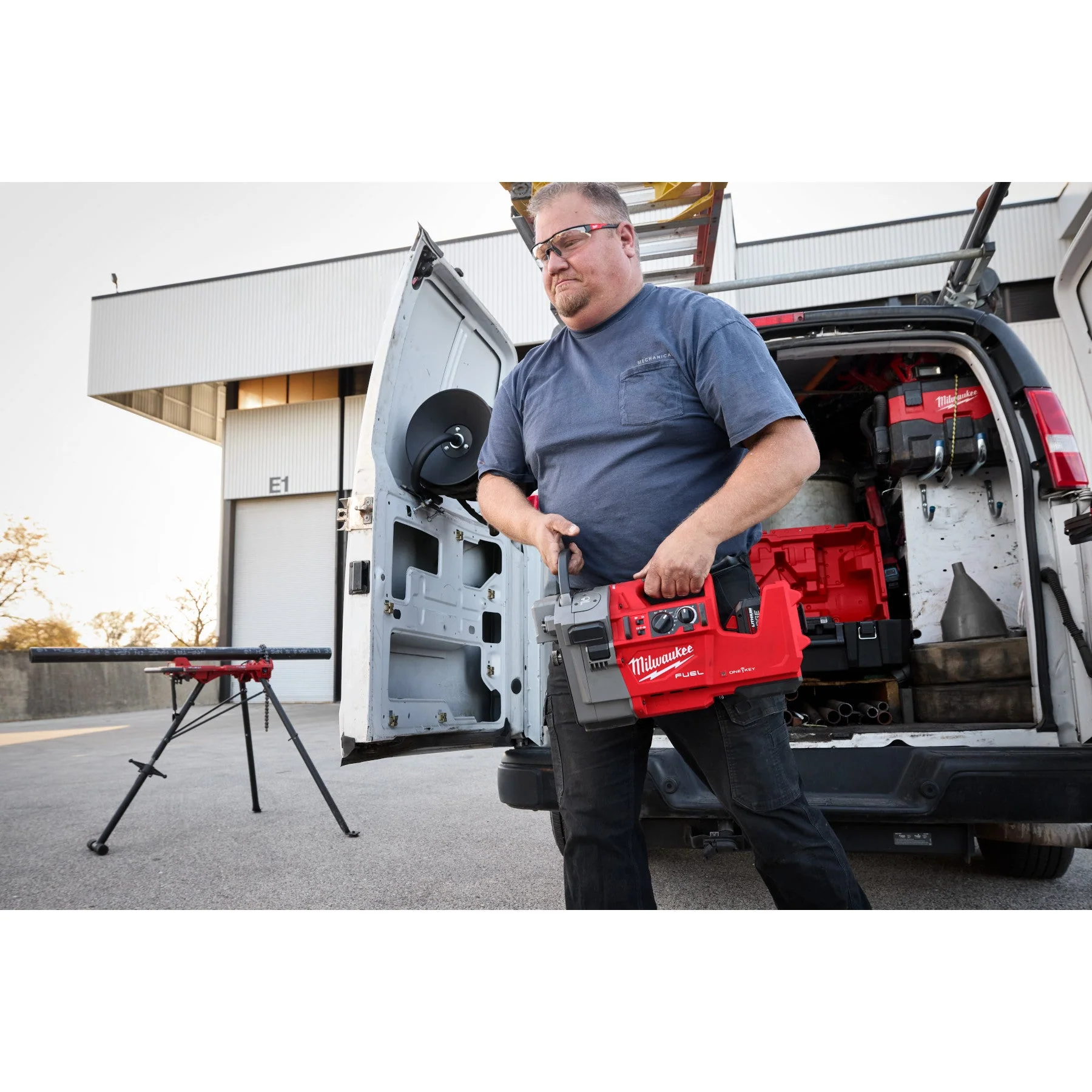 Milwaukee 2927-22 M18 FUEL™ RINGER™ Roll Groover for 1-1/4” - 4” Sch 10/40, 6” Sch 10 - Image 8