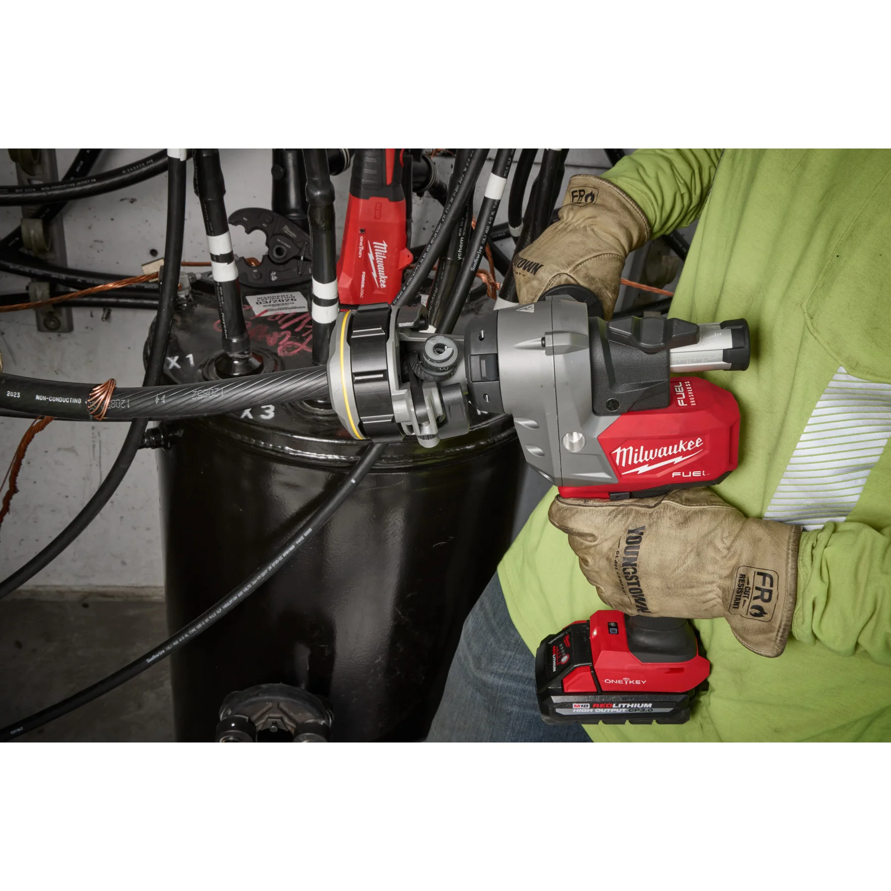 Milwaukee 2937-21 M18 FUEL™ Covered Conductor Cable Stripper Kit w/ Adjustable Bushings - Image 9