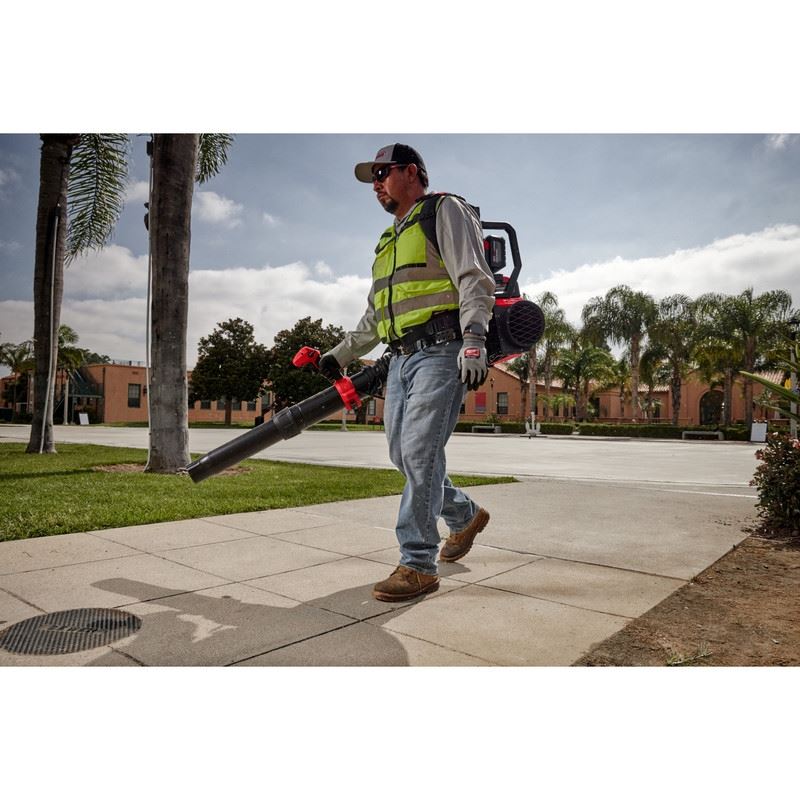 Milwaukee 3009-24HD M18 FUEL Dual Battery Backpack Blower Kit - Image 14