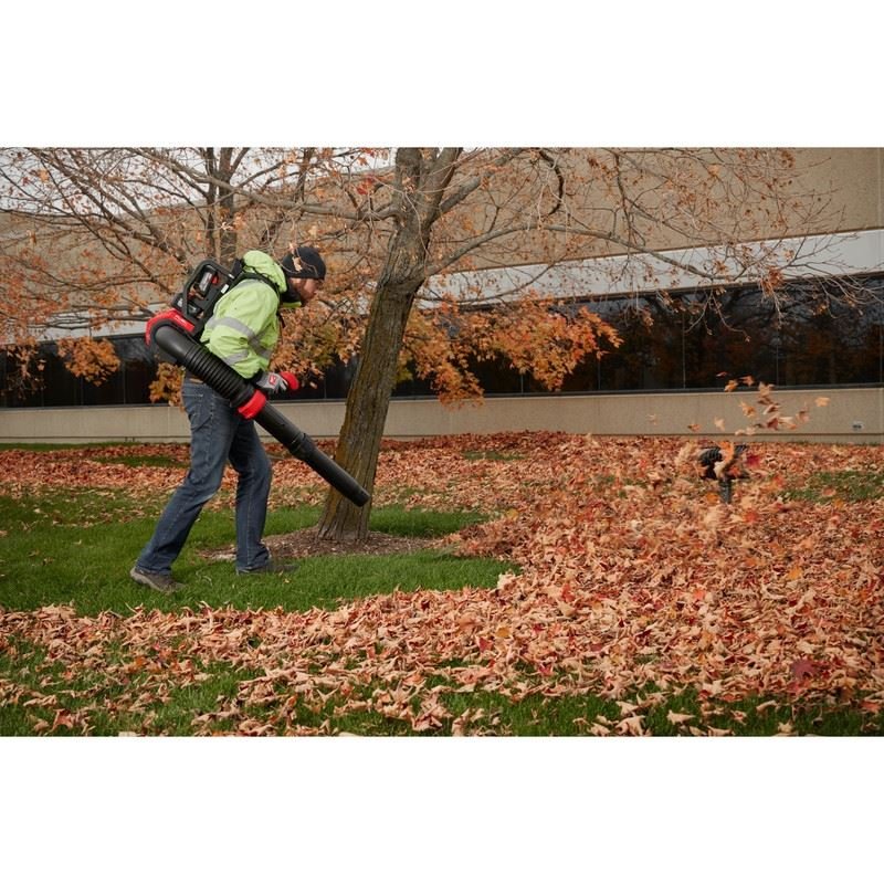 Milwaukee 3009-24HD M18 FUEL Dual Battery Backpack Blower Kit - Image 17