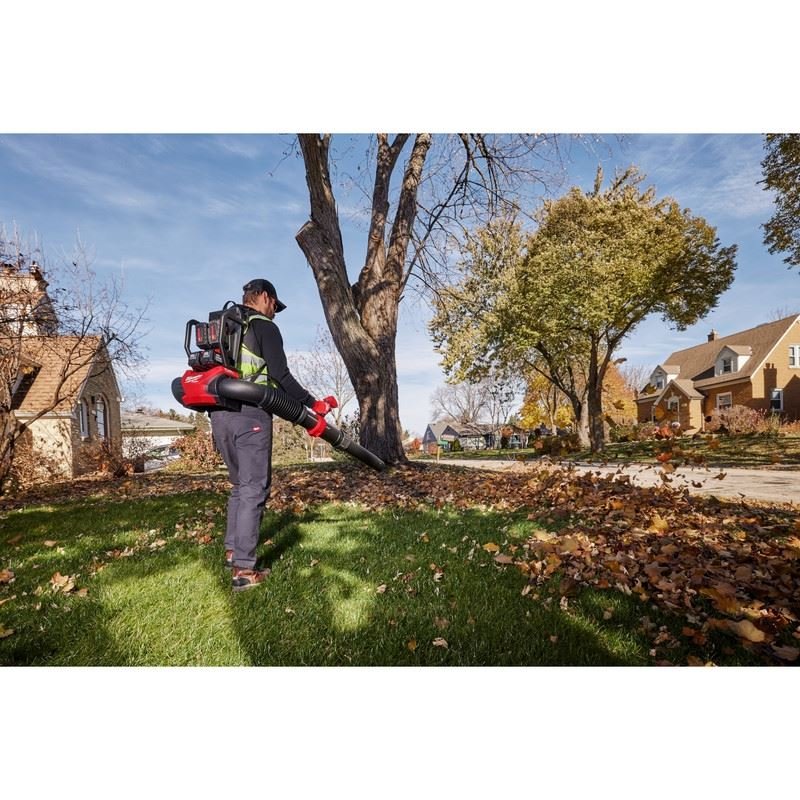 Milwaukee 3009-24HD M18 FUEL Dual Battery Backpack Blower Kit - Image 18