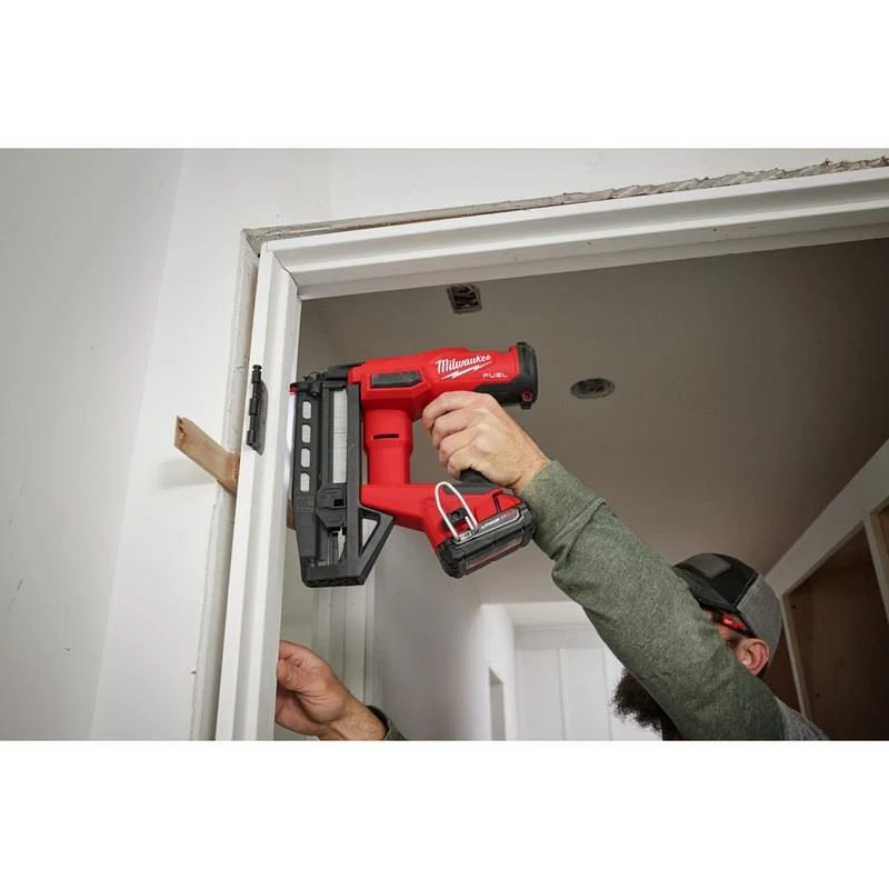 Milwaukee 3020-20 M18 FUEL 16 Gauge Straight Finish Nailer - Image 6