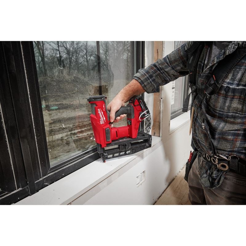 Milwaukee 3020-20 M18 FUEL 16 Gauge Straight Finish Nailer - Image 7