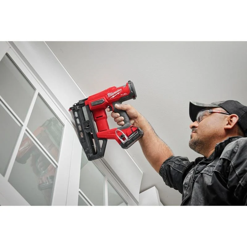 Milwaukee 3020-20 M18 FUEL 16 Gauge Straight Finish Nailer - Image 8