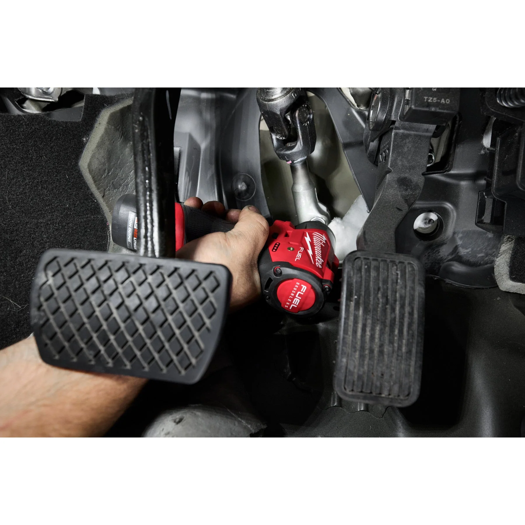 Milwaukee 3049-22 M12 FUEL™ 3/8" Subcompact Impact Wrench w/ Friction Ring Kit - Image 10