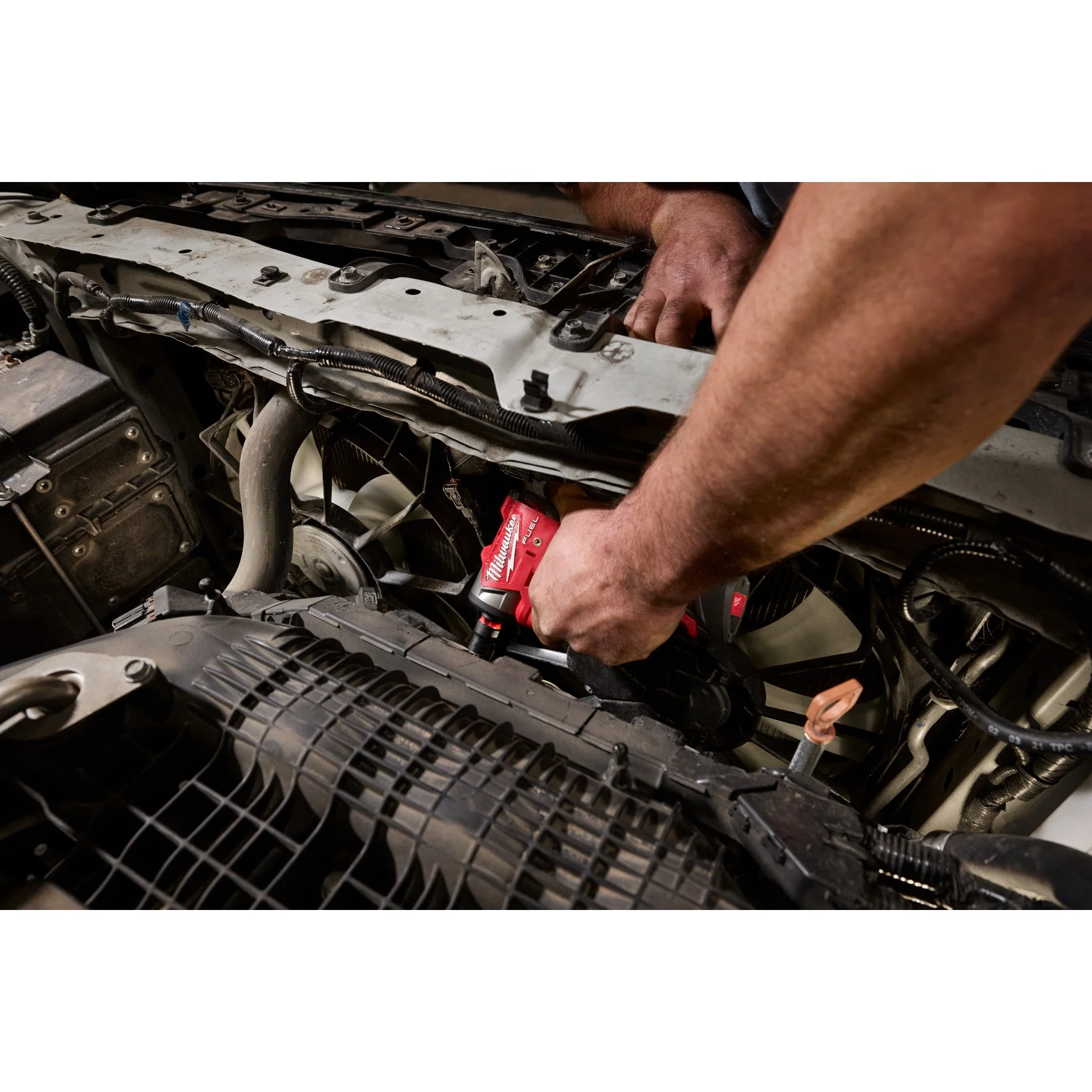 Milwaukee 3049-22 M12 FUEL™ 3/8" Subcompact Impact Wrench w/ Friction Ring Kit - Image 14