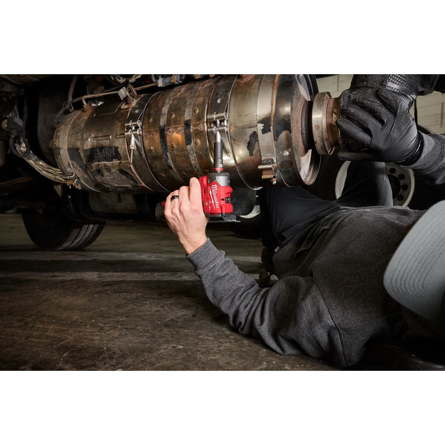 Milwaukee 3049-22 M12 FUEL™ 3/8" Subcompact Impact Wrench w/ Friction Ring Kit - Image 16