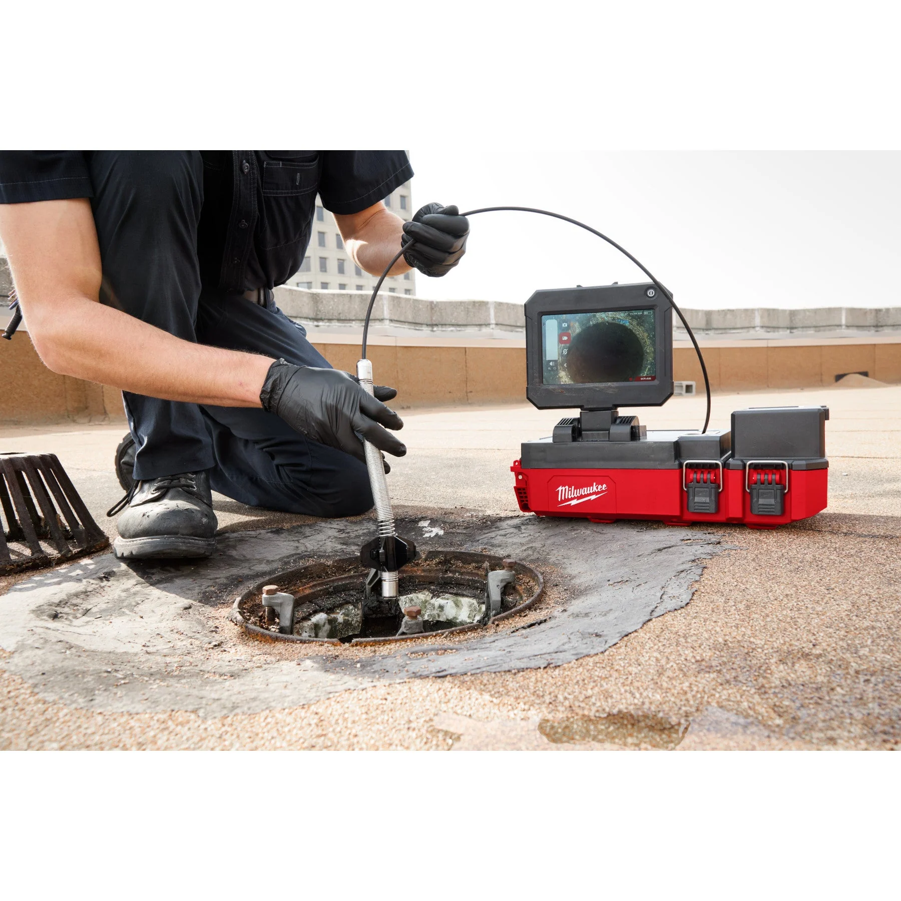 Milwaukee 3154-20 M12™ 75' Drain Camera w/ PACKOUT™ Compatibility - Image 12