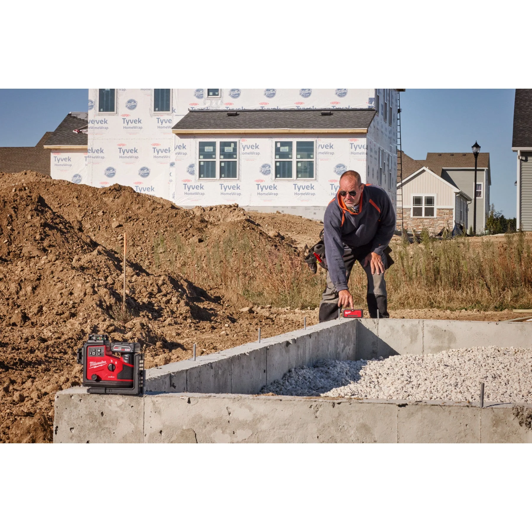 Milwaukee 3642-21 M12™ Green 360° 3-Plane Laser w/Automatic Alignment & Receiver - Image 18