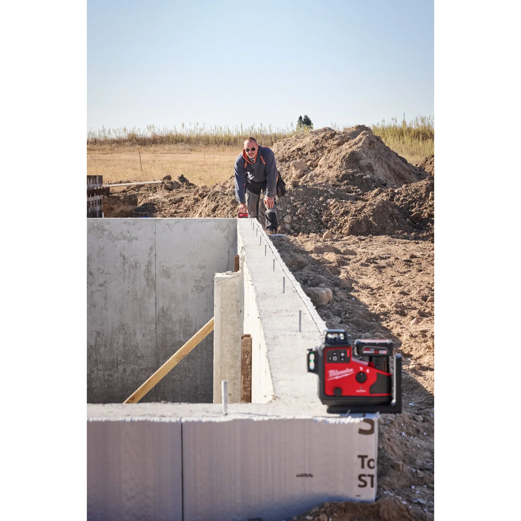 Milwaukee 3642-21 M12™ Green 360° 3-Plane Laser w/Automatic Alignment & Receiver - Image 20