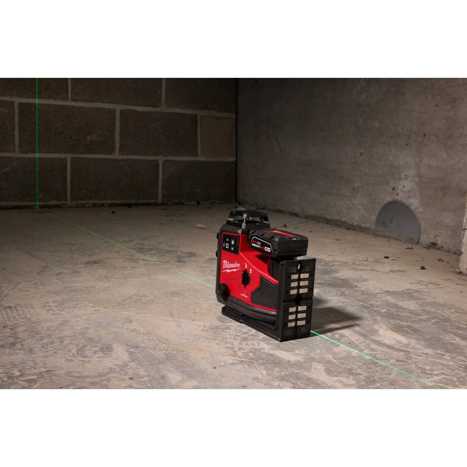 Milwaukee 3642-21 M12™ Green 360° 3-Plane Laser w/Automatic Alignment & Receiver - Image 25
