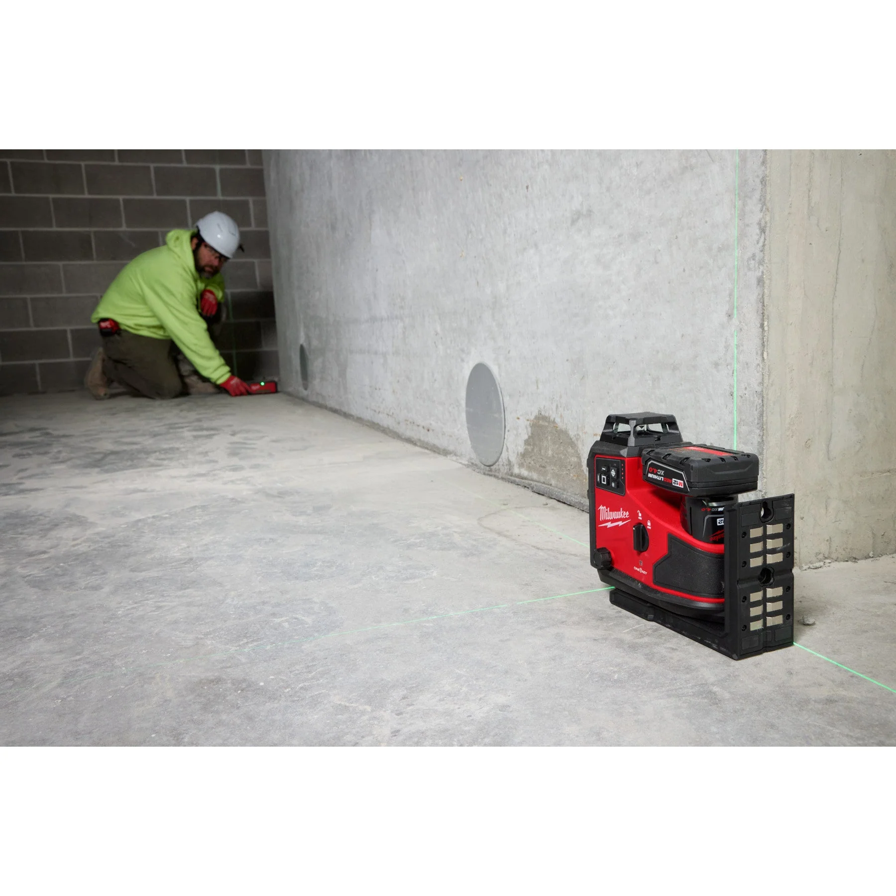 Milwaukee 3642-21 M12™ Green 360° 3-Plane Laser w/Automatic Alignment & Receiver - Image 28