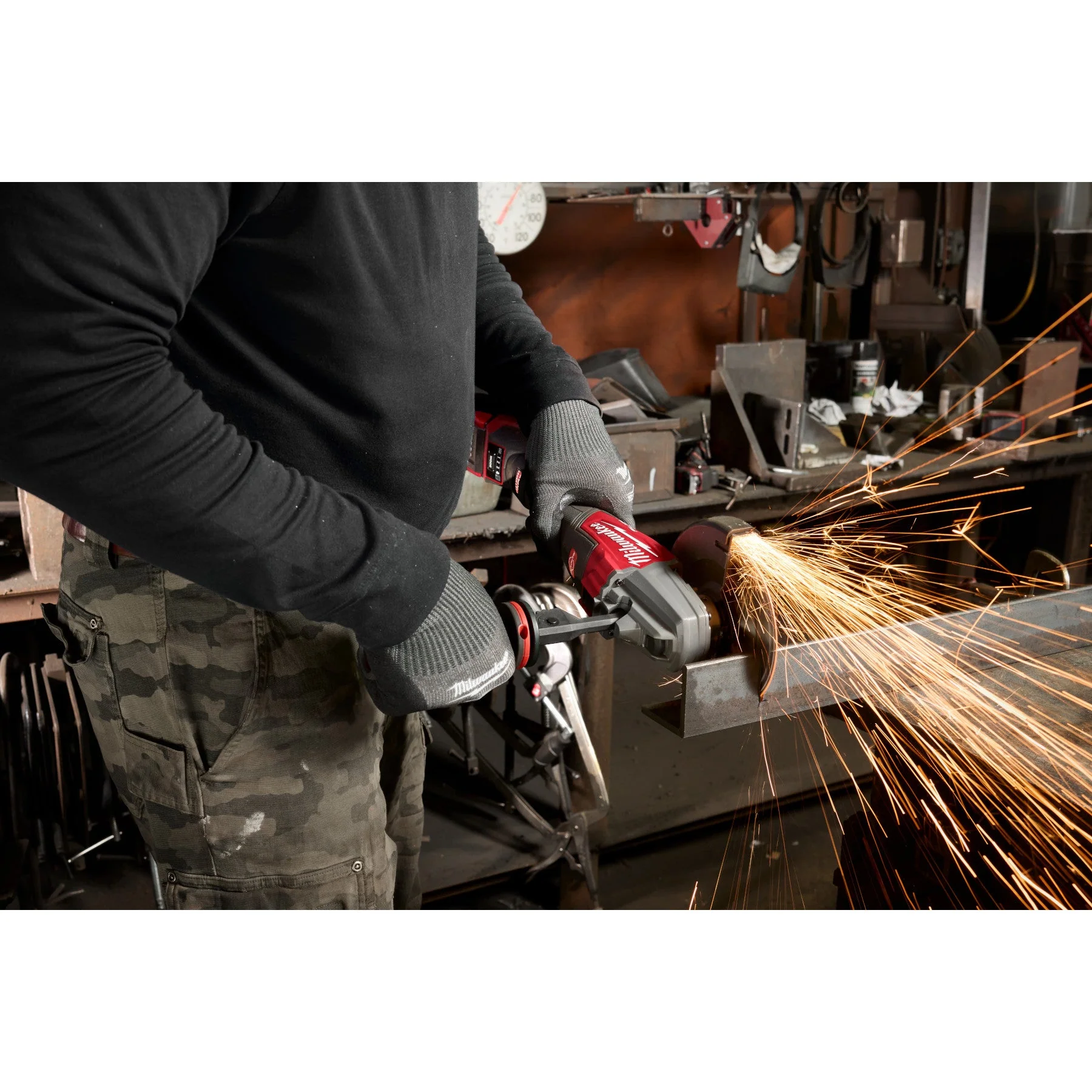 Milwaukee 3676-20 M18 FUEL™ 4 1/2" - 6" Dual Trigger Braking Grinder, Paddle Switch w/ ONE KEY™ - Image 23
