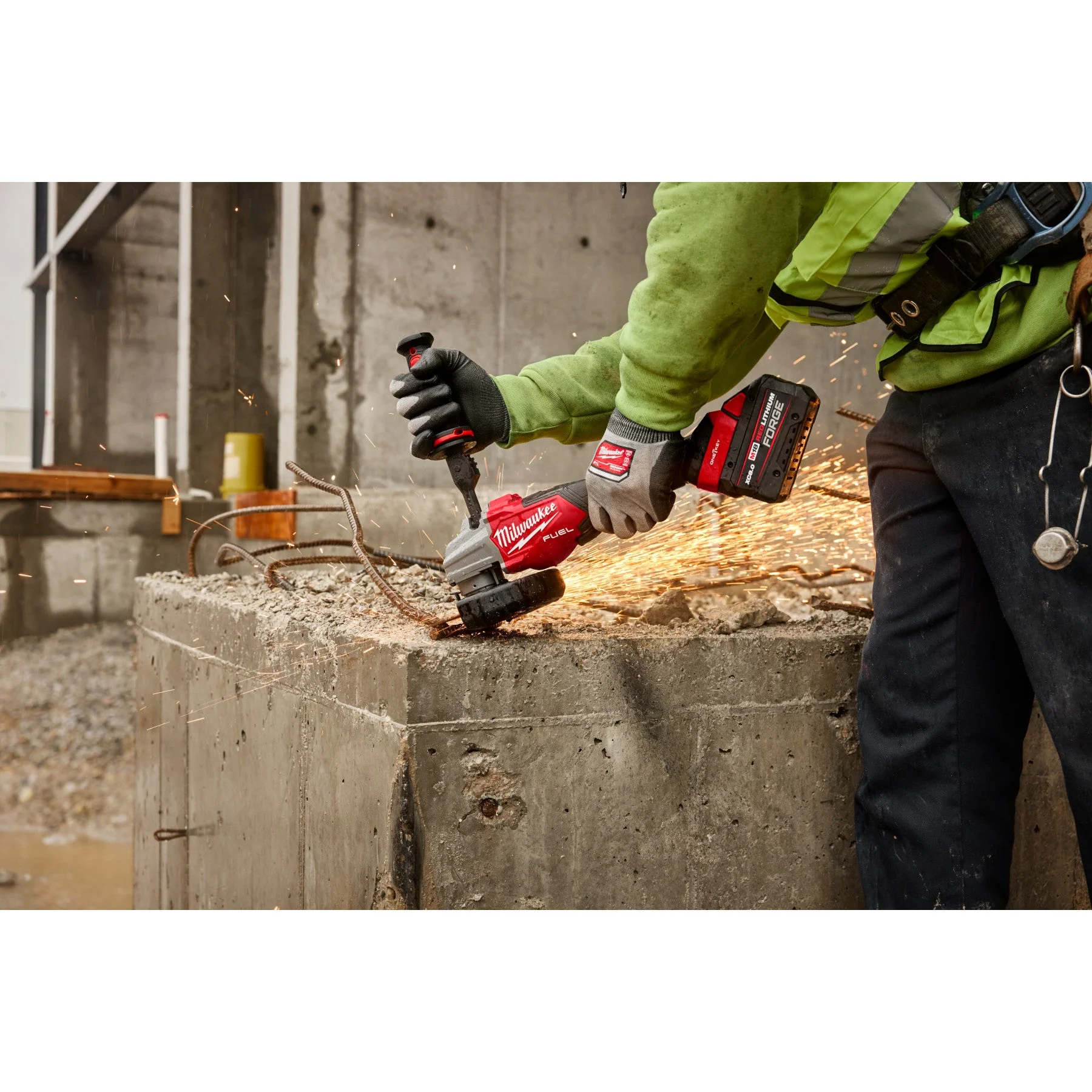 Milwaukee 3676-20 M18 FUEL™ 4 1/2" - 6" Dual Trigger Braking Grinder, Paddle Switch w/ ONE KEY™ - Image 31