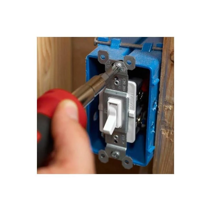 Milwaukee | 48-22-2114 11 IN 1 Screwdriver w/ Square Drive - Image 6