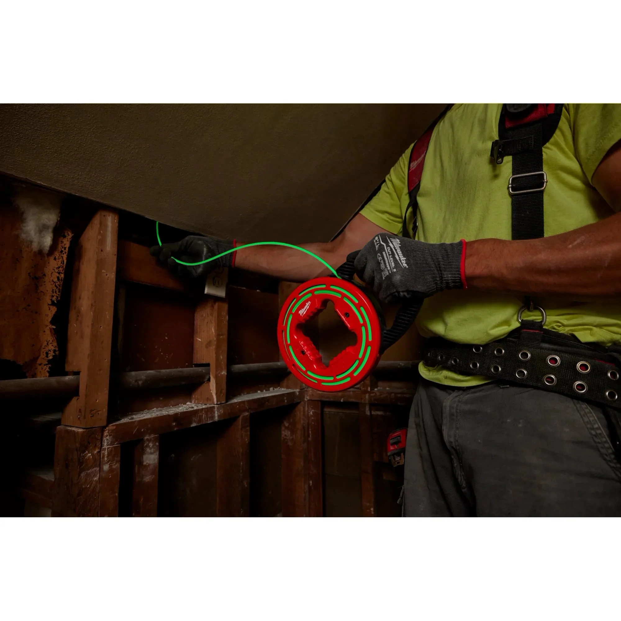 Milwaukee 48-22-4182 20' Glow Fish Tape - Image 6