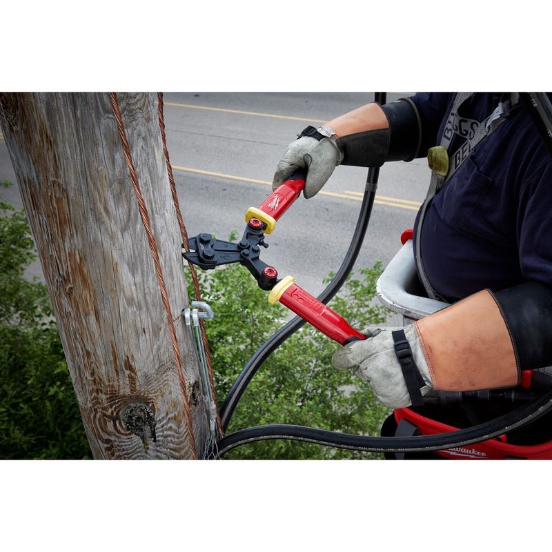 Milwaukee 48-22-4218 Fiberglass Bolt Cutter with PIVOTMOVE Rotating Handles - Image 8