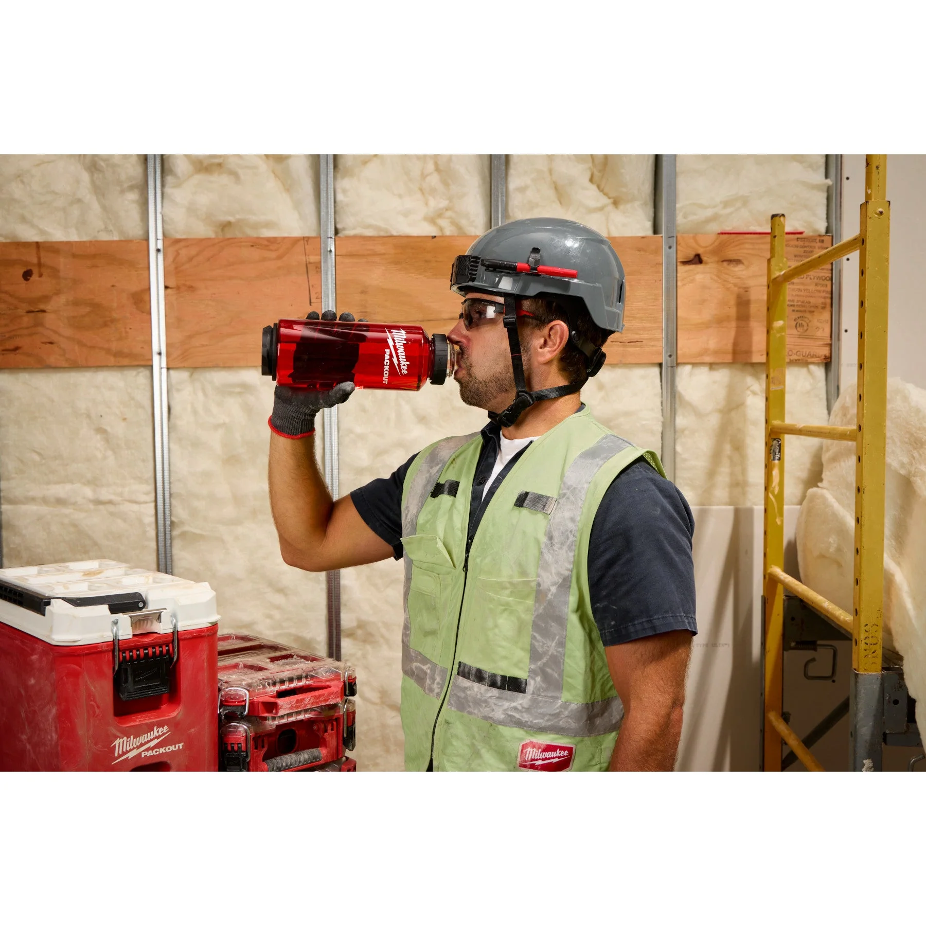 Milwaukee 48-22-8373R PACKOUT™ 48oz Bottle with Chug Lid -RED - Image 7