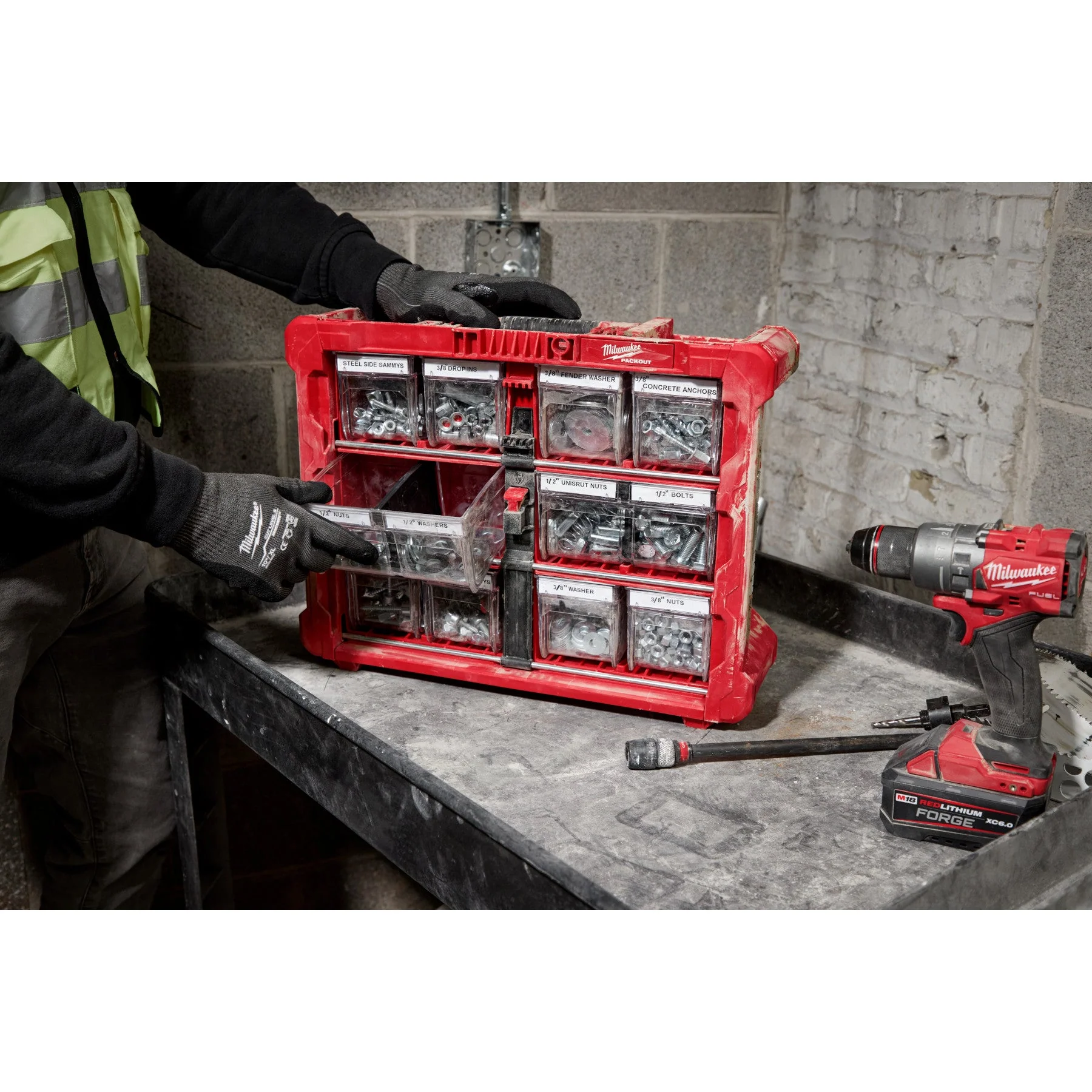 Milwaukee 48-22-8433 PACKOUT™ Tilt Bin Organizer - Image 14