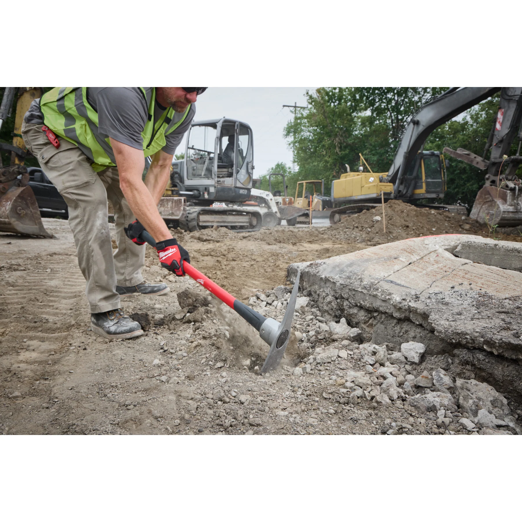 Milwaukee 48-22-9335 5lb Pick Mattock (36" Handle) - Image 5