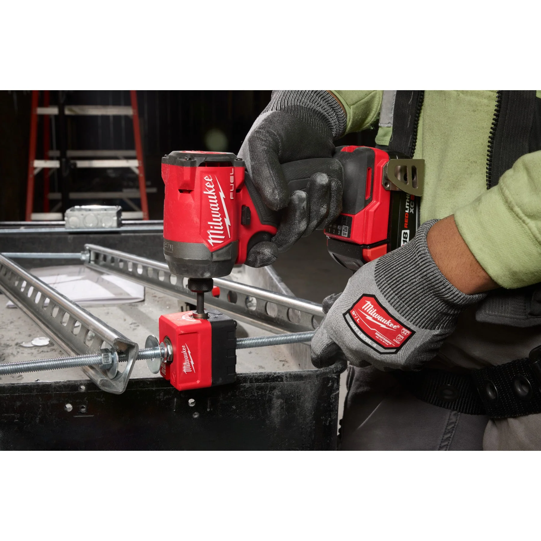 Milwaukee 48-32-2391 SHOCKWAVE™ Impact Duty 3/8" Threaded Rod Nut Runner - Image 10