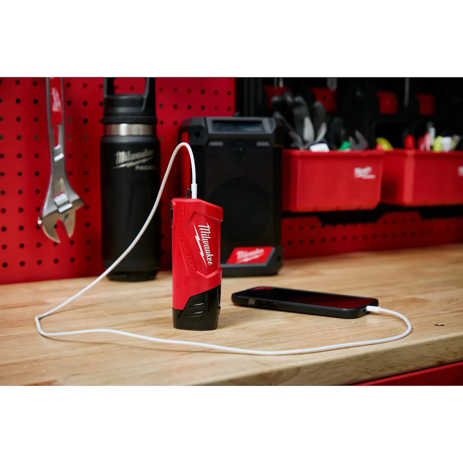 MILWAUKEE 48-59-1211 M12™ TOP-OFF™ Power Supply and Charger - Image 3