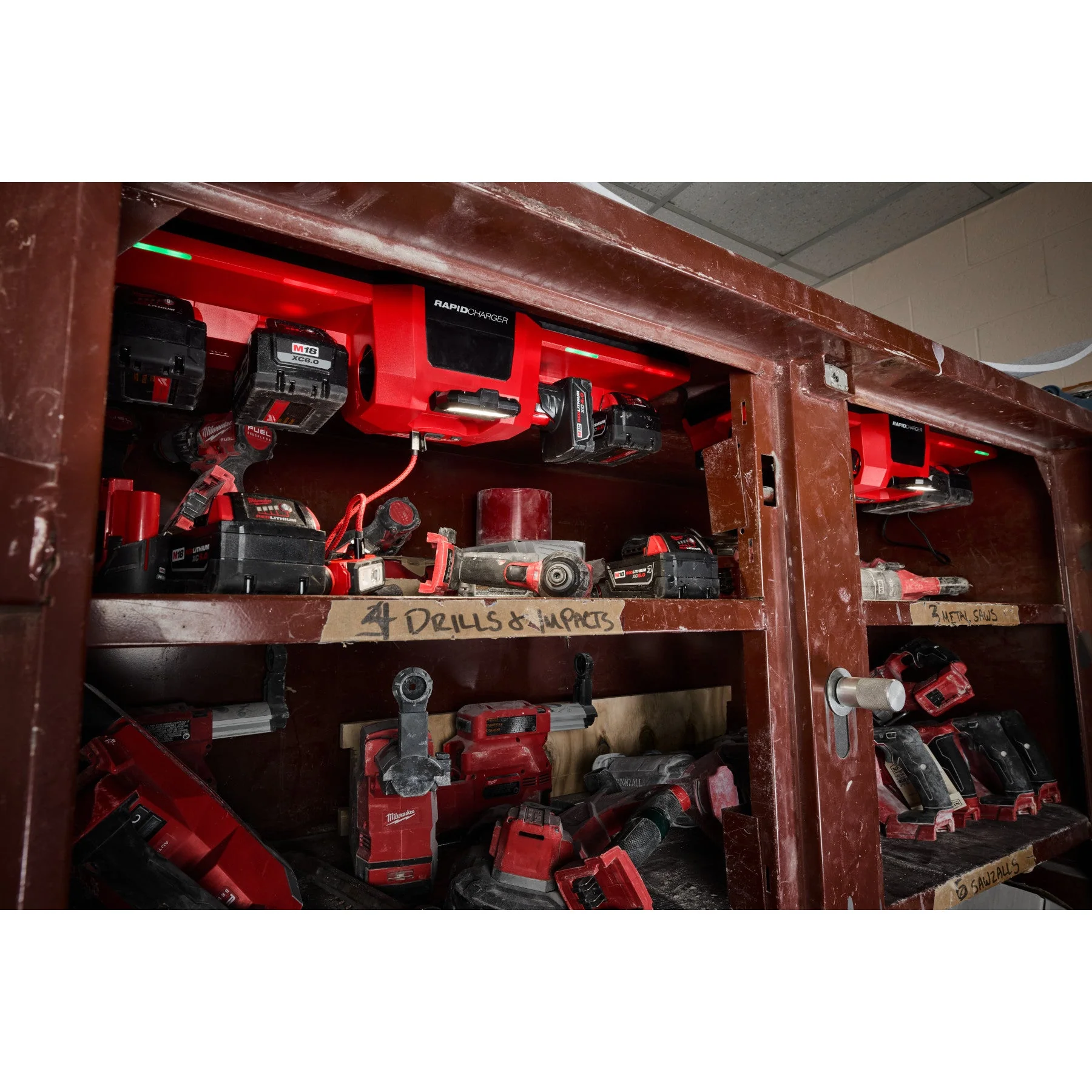 Milwaukee 48-59-1804 M18™ and M12™ Gangbox Rapid Charger - Image 19