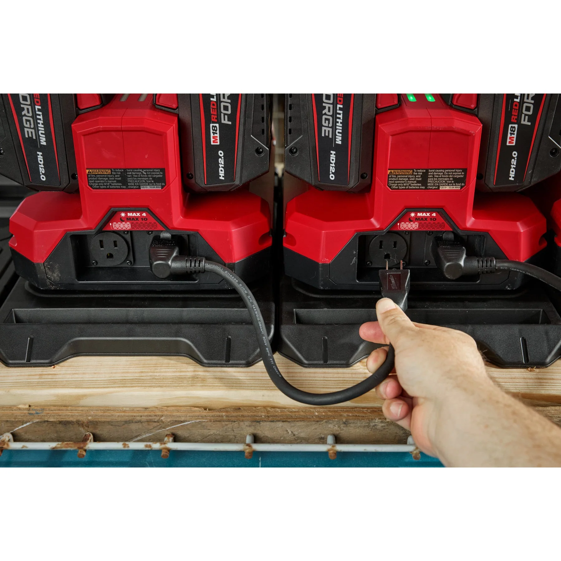 Milwaukee 48-59-1817 M18™ Six Bay Daisy Chain Rapid Charger - Image 17
