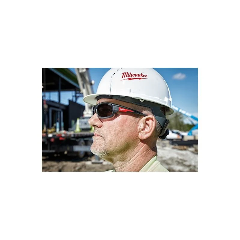 Milwaukee 48-73-2025 Tinted Performance Safety Glasses - Image 3