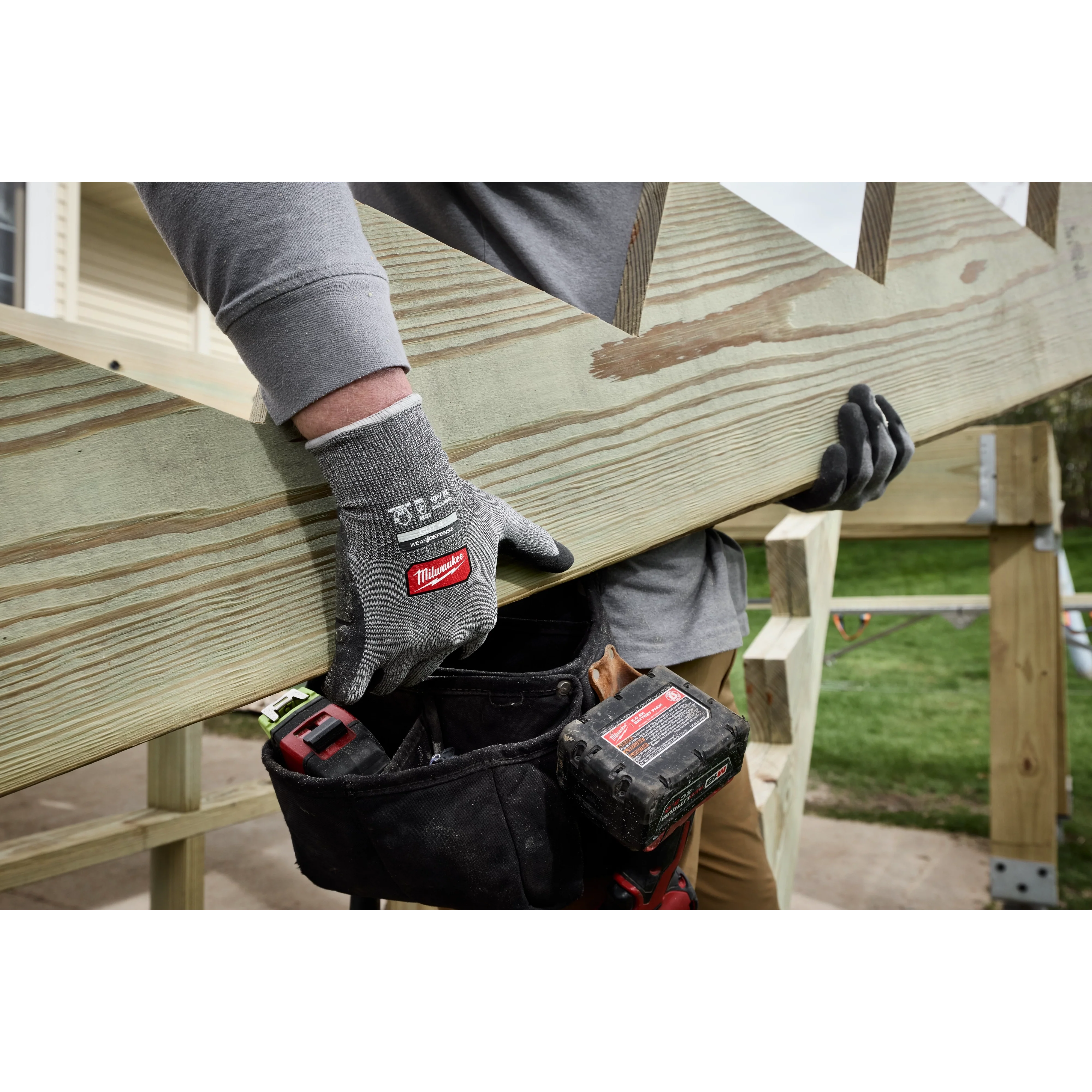 Milwaukee 48-73-6941 Cut Level 4 High Dexterity Nitrile Dipped Gloves with WEAR-DEFENSE™ Protection - Medium - Image 5