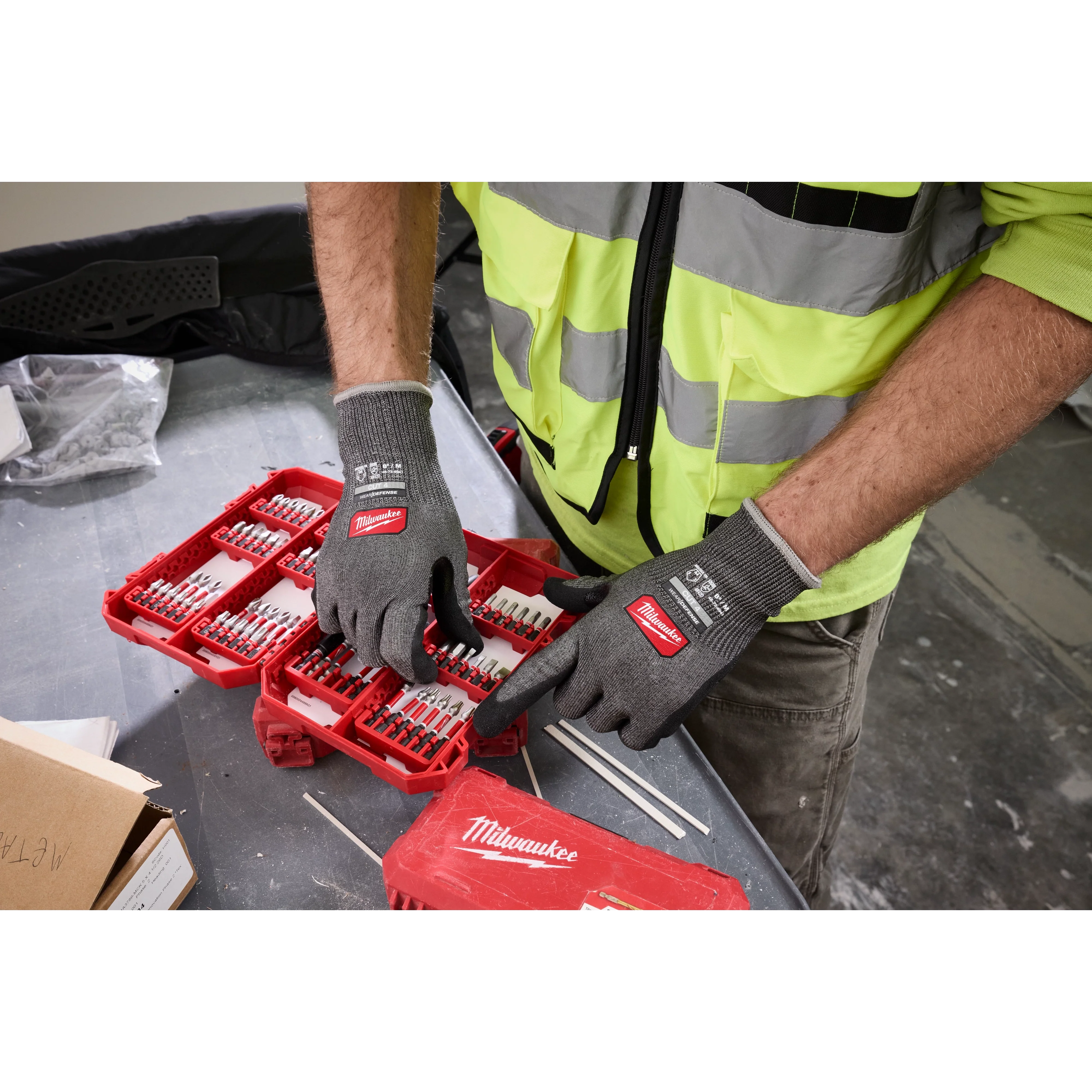 Milwaukee 48-73-6941 Cut Level 4 High Dexterity Nitrile Dipped Gloves with WEAR-DEFENSE™ Protection - Medium - Image 6