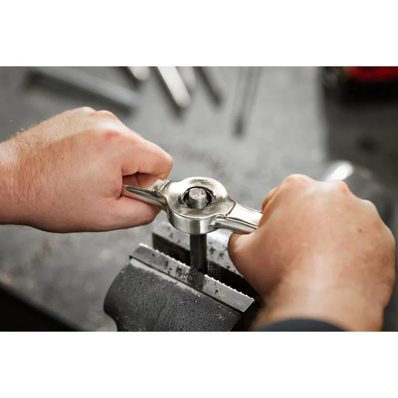Milwaukee 49-22-5602 15PC SAE Tap and Die Set with Hex-LOK 2-in-1 Handle - Image 7