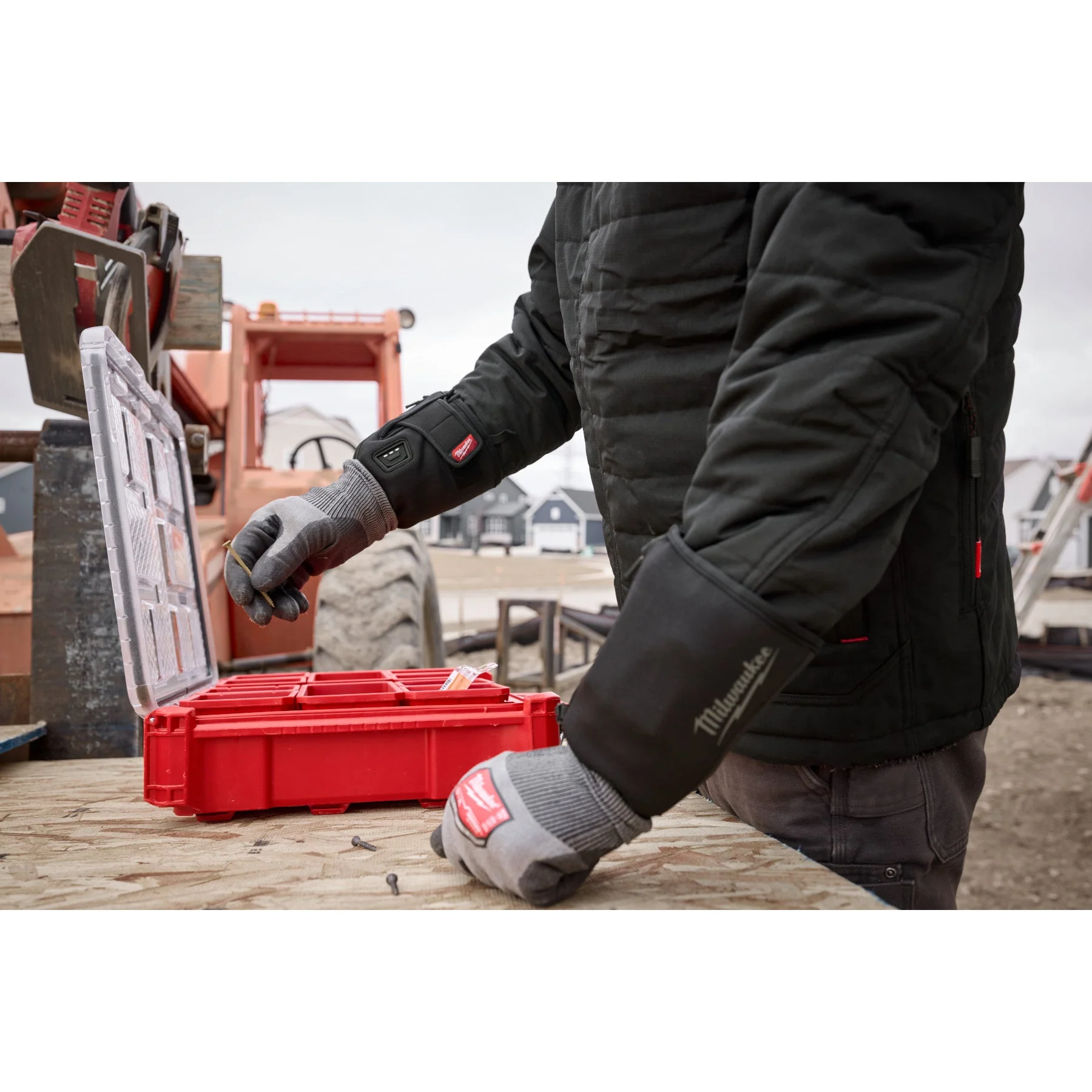 Milwaukee Heated Winter Glove Liner - Image 7