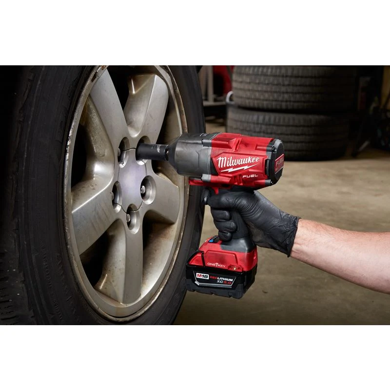 Milwaukee M18 FUEL w/ ONE-KEY High Torque Impact Wrench 1/2" Friction Ring Kit - Image 3