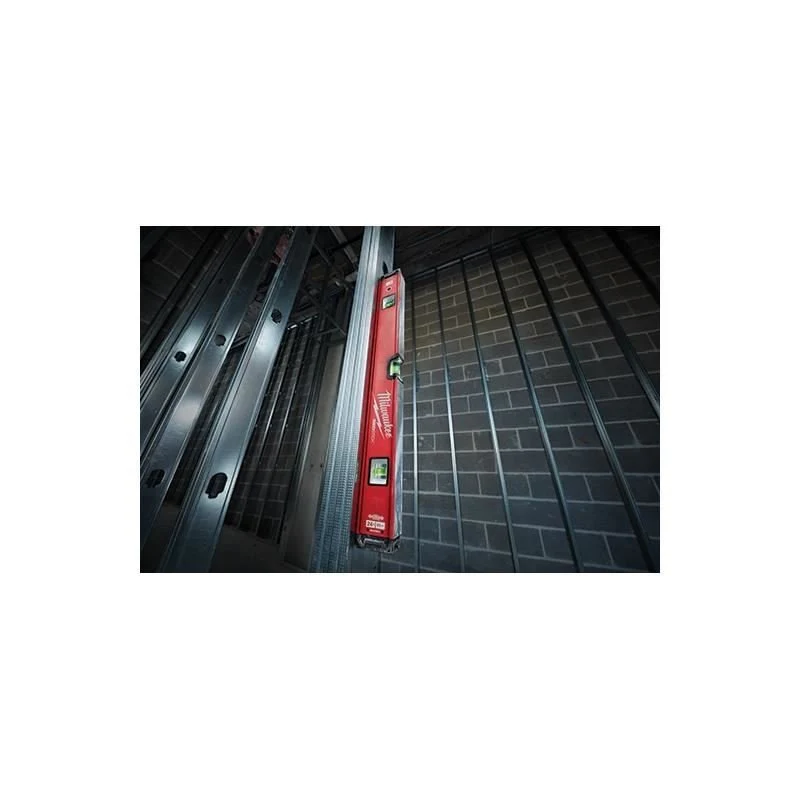Milwaukee MLBXM24 24 inch REDSTICK Magnetic Box Level - Image 3