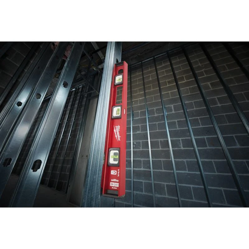 Milwaukee MLIBM24 24" Magnetic I-Beam Level - Image 6
