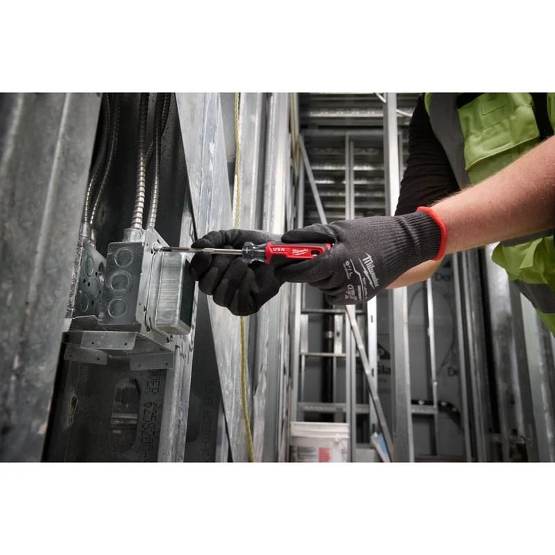 Milwaukee MT202 #2 Phillips 4in Cushion Grip Screwdriver (USA) - Image 7