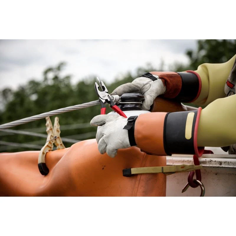 Milwaukee MT500T 9in Linemans Dipped Grip Pliers w/ Thread Cleaner (USA) - Image 11