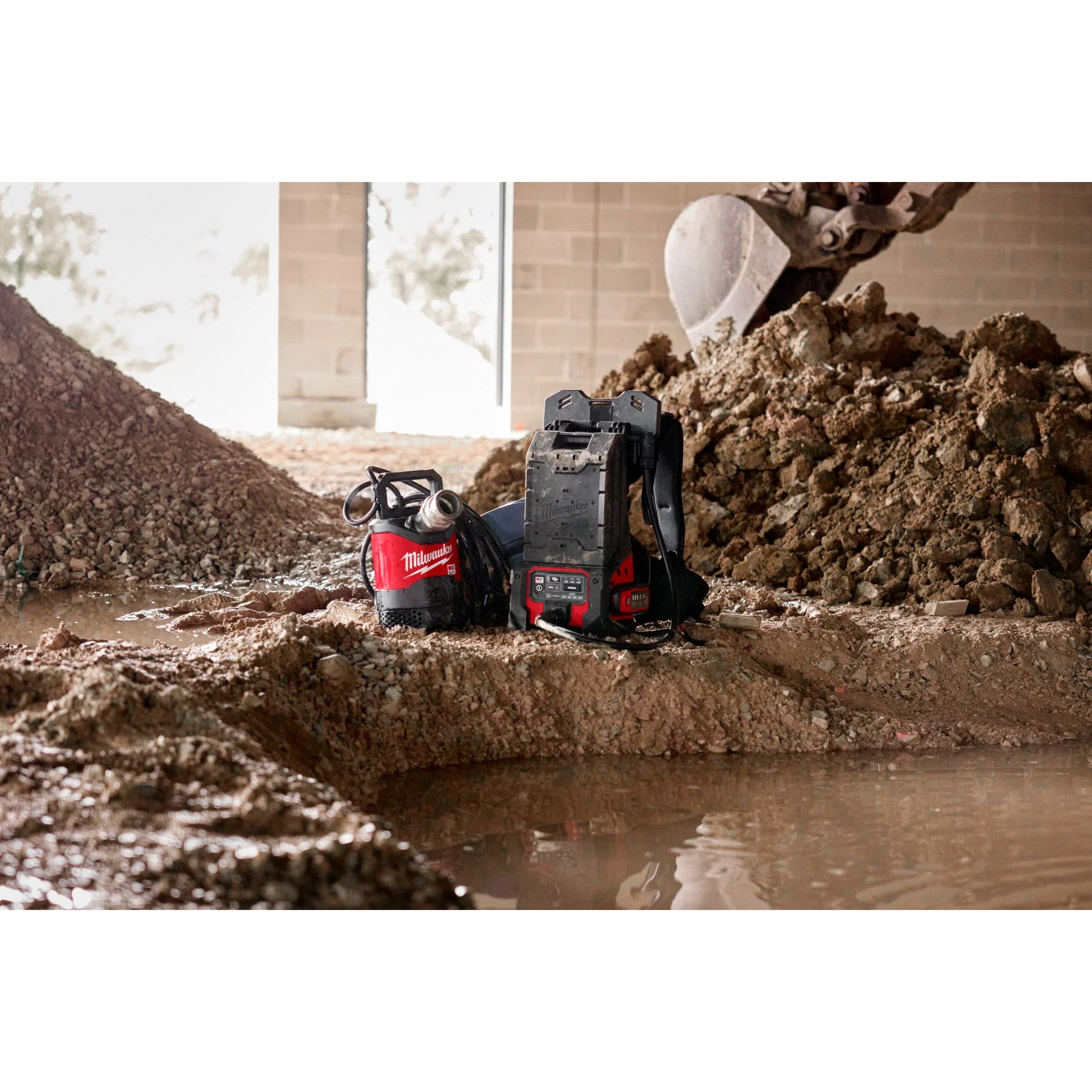 Milwaukee MXF211-1XC MX FUEL™ 1HP 2" Submersible Pump Kit - Image 34