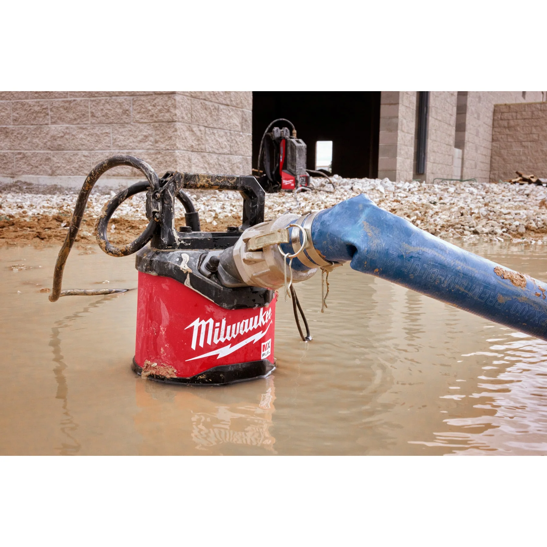 Milwaukee MXF211-1XC MX FUEL™ 1HP 2" Submersible Pump Kit - Image 36