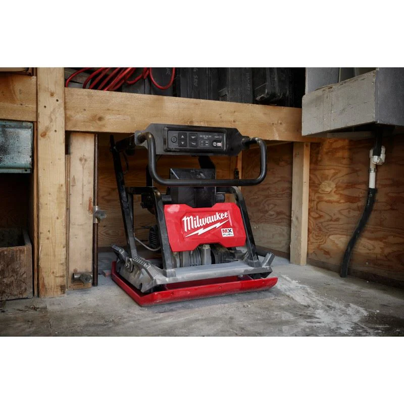 Milwaukee MXF220-2HD MX FUEL 20in Plate Compactor Kit - Image 30