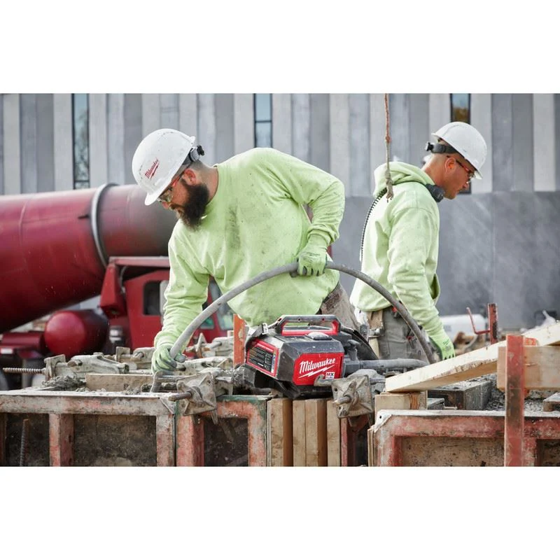 Milwaukee MXF370-2XC Concrete Vibrator Kit - Image 25