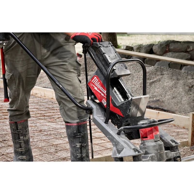 Milwaukee MXF381-2CP MX FUEL Vibratory Screed Kit - Image 9