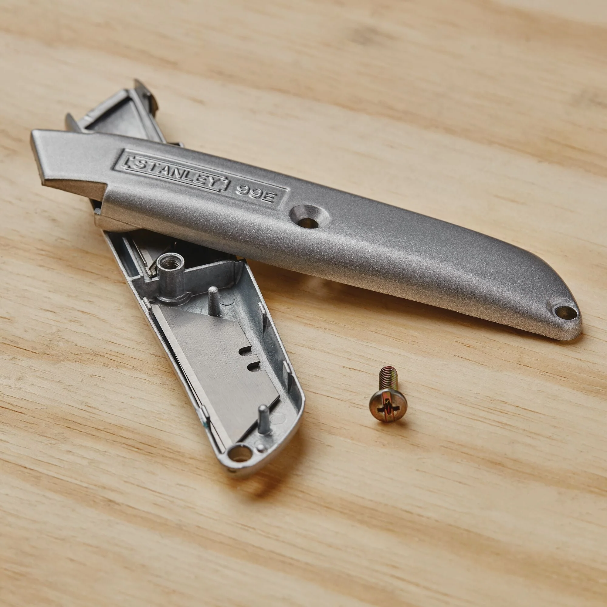 STANLEY 10-099 6 in Classic 99® Retractable Utility Knife - Image 3