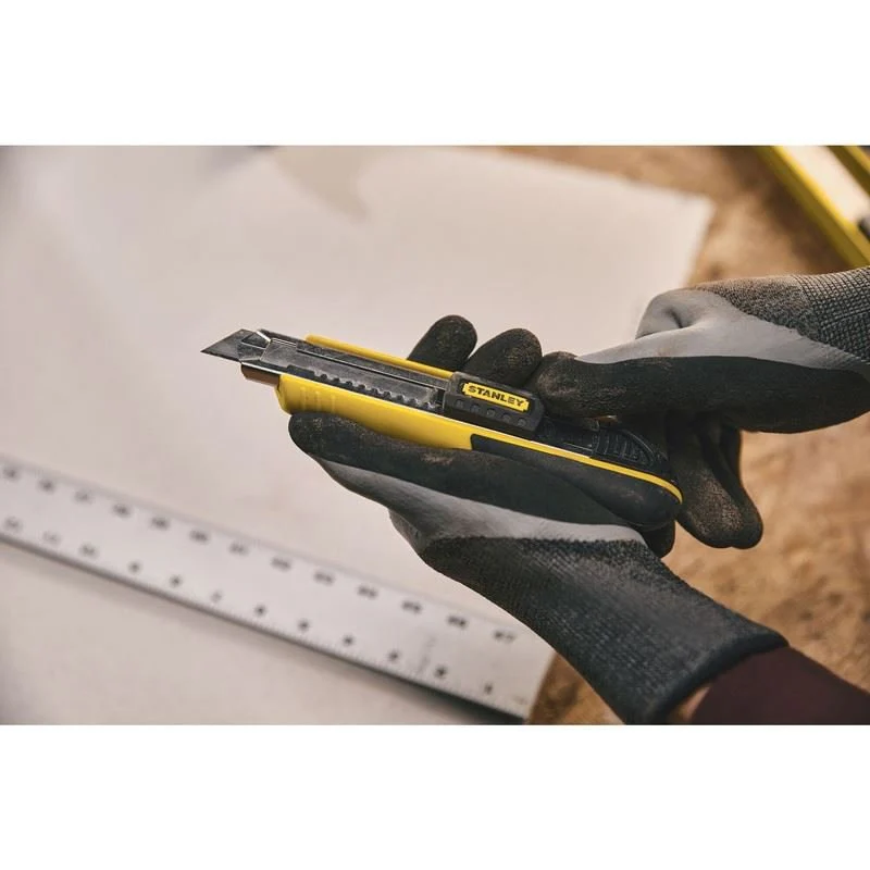 STANLEY 10-481  18mm Snap-Off Knife - Image 2